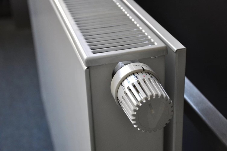 Comment s'y prendre pour remplacer un vieux radiateur par un nouveau ? Découvrez nos conseils et nos astuces.